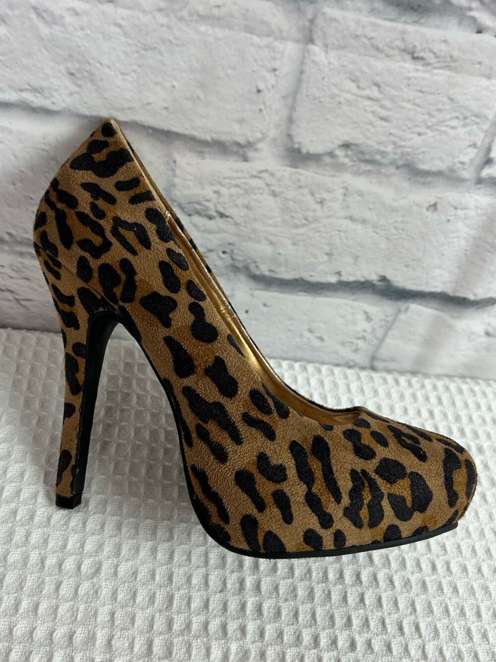 Mossimo Leopard Print Platform Heels Size 7.5 Stiletto Pumps